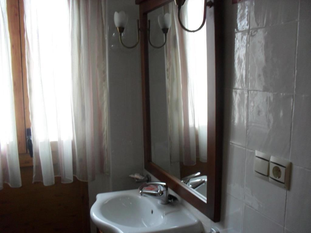 Hostal Rural El Padul Стая снимка